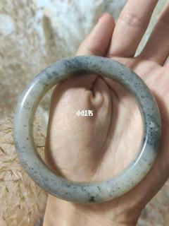 和田玉点墨青花手镯,你get到它的美了吗?