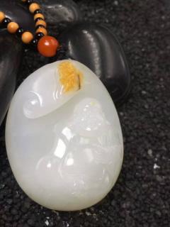 新疆和田玉籽料精品鉴赏之佛引福来