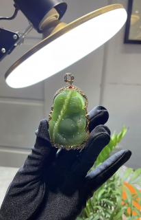和田玉中的珍惜品种 碧玉中的精灵,猫眼碧玉